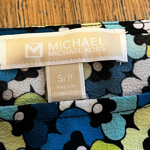 💙❣️MICHAEL Michael Kors – Floral Smocked Hem Top – Size S - Picture 3 of 12